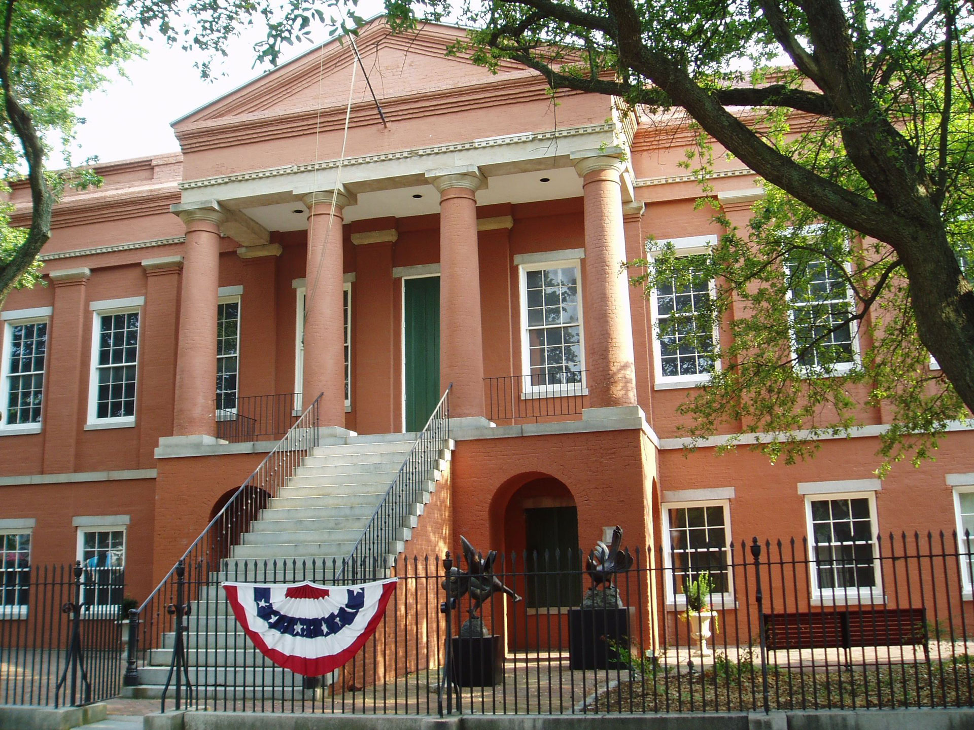 Street view of the Portsmouth Art & Culture Center